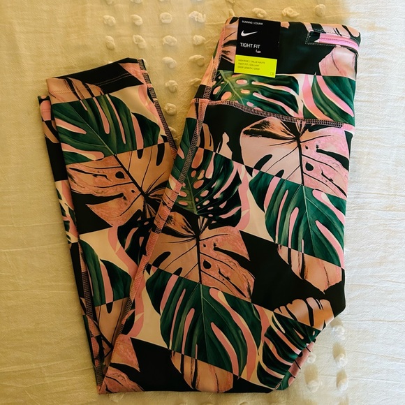 Nike Women's Printed Botanical Fast Crop Running Legging - Picture 3 of 6